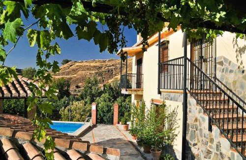 Barrio de la Vega House | Relax at Casa Rural Las Huertas de Roque - 4-Star Retreat
