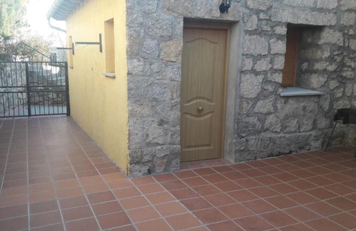 Navatalgordo House | Welcoming Casa Rural los Portalillos II with Breakfast Included