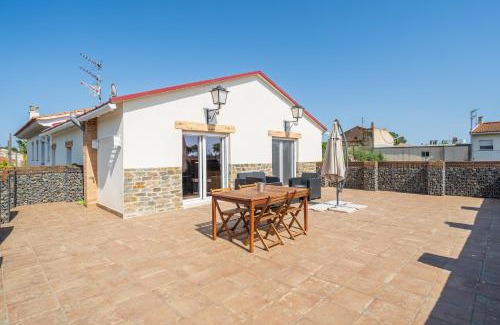 Deltebre House | Pet-Friendly Escape at Casa Rural Maño - Rated 9.5/10