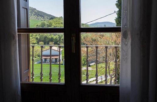 Cildoz House | Pet-Friendly Retreat at Casa Rural Malaika II - 10/10 Score