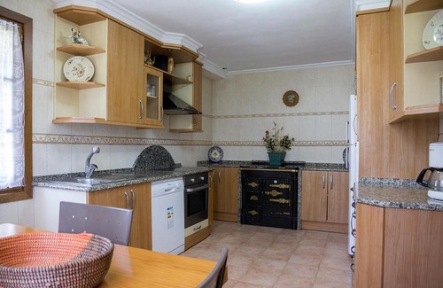 Cildoz House | Pet-Friendly Retreat at Casa Rural Malaika II - 10/10 Score
