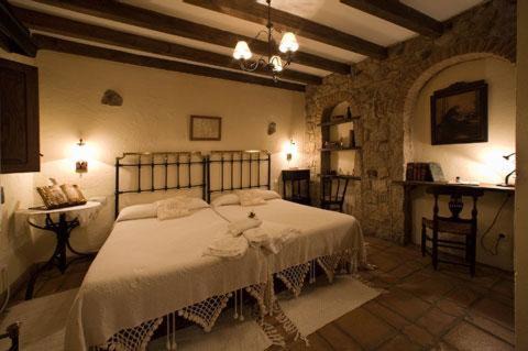 Montanchez House | Pet-Friendly CASA RURAL MARGARITA I with Breakfast Included