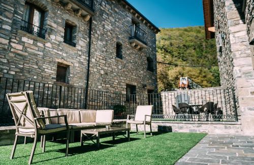 Sarvise Apartment | Family-Friendly Casa Rural Monte Perdido with Kitchen Access