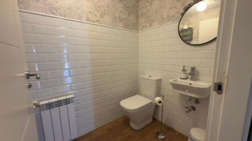 Salces House | Experience Comfort at Monte Regaliz with Kitchen Access