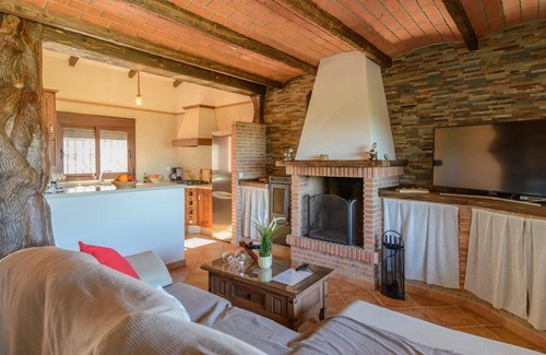 El Gastor Villa | Explore Casa Rural Noa El Gastor: Family-Friendly Getaway