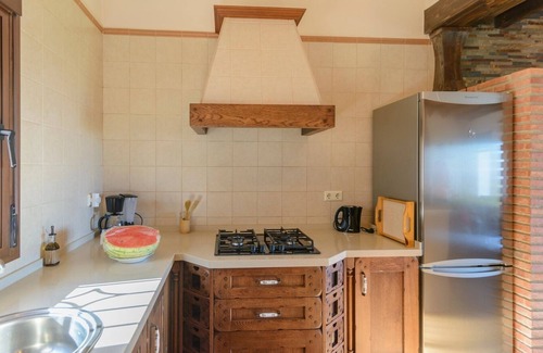 El Gastor Villa | Explore Casa Rural Noa El Gastor: Family-Friendly Getaway