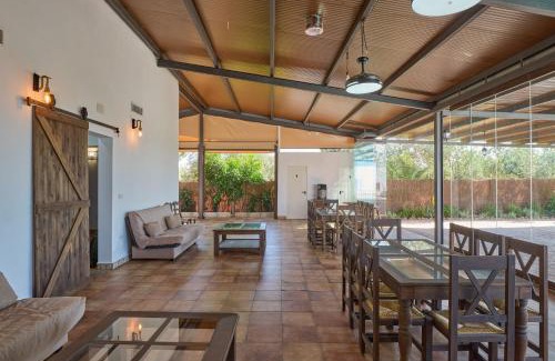 La Carlota House | Discover Casa Rural Olivar de la Marquesa: Pet-Friendly Retreat