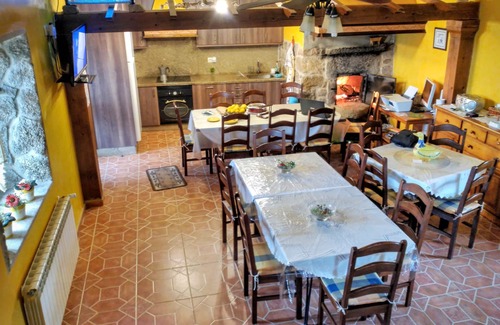 Barro House | Unforgettable Stay at Casa Rural Os Carballos with Spa & Pool