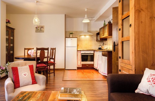 Anso Cottage | Guest Rated 10/10: Casa Rural Paloma with Spa & Kitchen