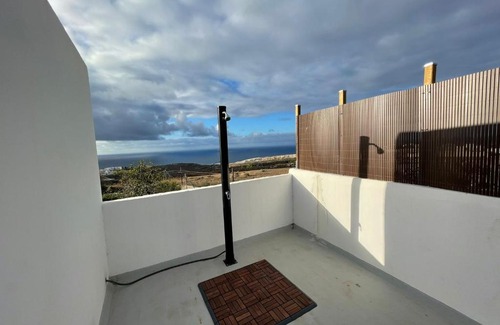 Arucas House | Pet-Friendly Casa Rural PATIO DE LAS FLORES with Kitchen