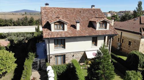 Ventosilla de San Juan House | Top-Rated Casa Rural Portal de Numancia with Hot Tub