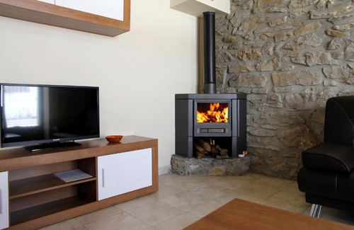 Lintzoain House | Child-Friendly Stay at Casa Rural Primorena Txiki, Rated 8.6