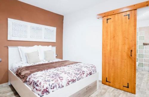 La Mancha House | Relax at Casa Rural Quinta Sevi - Pet Friendly Oasis