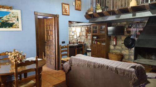 Tolosa House | Pet-Friendly Casa Rural Rio Jucar with Ocean Views