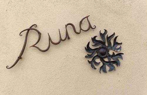 Miranda de Arga House | Charming Casa Rural Runa: Kid-Friendly Retreat with 9.3 Score
