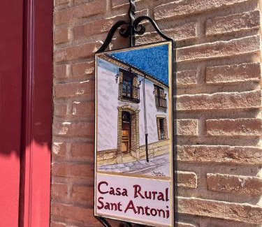 Biar House | Cozy Casa Rural Sant Antoni: Family-Friendly Retreat with Hot Tub
