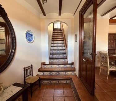 Biar House | Cozy Casa Rural Sant Antoni: Family-Friendly Retreat with Hot Tub