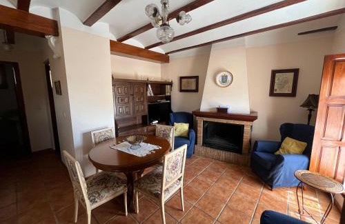 Biar House | Cozy Casa Rural Sant Antoni: Family-Friendly Retreat with Hot Tub