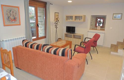 Sardas Ski Chalet | Guest Rated 9.5: Casa Rural Sardas - Family-Friendly Stay