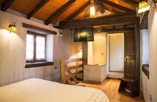 Villanueva de Aezcoa House | Pet-Friendly Casa Rural Txikirrin Txiki in Selva de Irati
