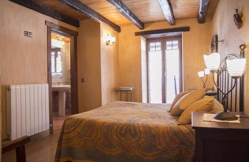 Villanueva de Aezcoa House | Pet Friendly Retreat at Casa rural Txikirrin III