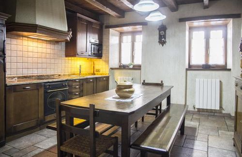Villanueva de Aezcoa House | Pet Friendly Retreat at Casa rural Txikirrin III