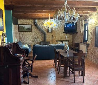 Escorihuela House | Pet-Friendly LA DESHILLA: 10/10 Rated Family Retreat
