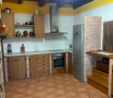Escorihuela House | Pet-Friendly LA DESHILLA: 10/10 Rated Family Retreat