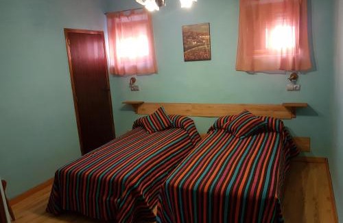 Enguidanos House | Relaxing Stay at Casa Rural Valle del Cabriel with Ocean Views