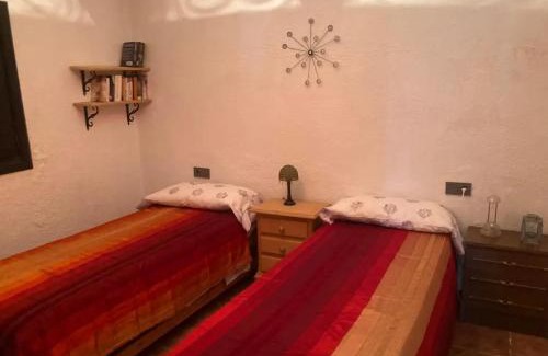 Murtas Ski Chalet | Relax at Casa Rural Veleta with Pool & BBQ in Granada