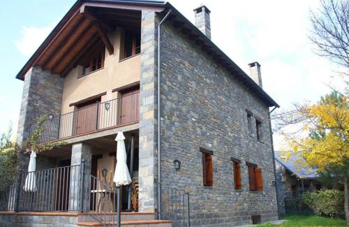 Fiscal House | Relaxing Stay at Casa Rural Villa Gervasio with Pool & Hot Tub