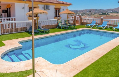 Alcaucin Villa | Casa Rural Villa Monci Alcaucín by Ruralidays