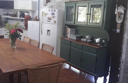 Santa Cruz do Sul Ski Chalet | Cozy Casa Rústica: Family-Friendly Getaway Awaits!