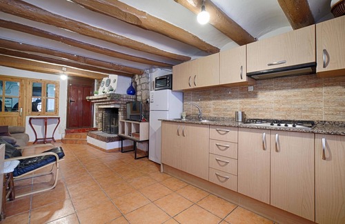 Vilaverd Villa | Cozy Casa Rustica: Pet-Friendly Retreat with Spa & Breakfast