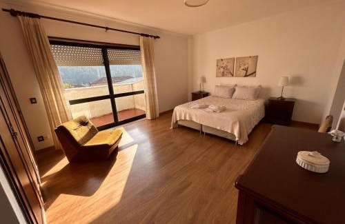 Tavarede House | Inviting Casa São José: Ocean View & Pet-Friendly Stay