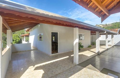 Lindoia House | Guest Rated: Casa São Luis with Pool & Family-Friendly Vibes