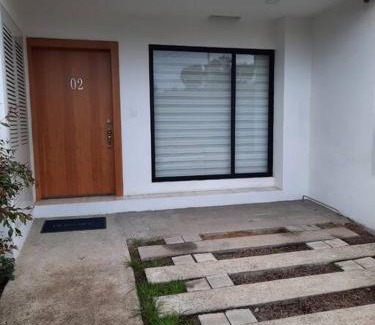 Cuenca House | Modern Casa: Family & Pet-Friendly Retreat, Rated 9.8!