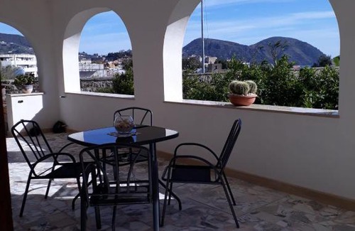 Lipari Historic Centre House | Casa Sabrina: Guest Rated 10/10 with Family-Friendly Amenities