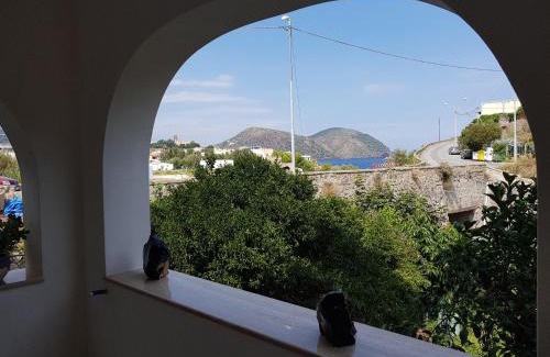 Lipari Historic Centre House | Casa Sabrina: Guest Rated 10/10 with Family-Friendly Amenities