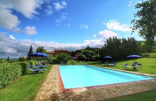 Castiglione d'Orcia House | Experience Casa Salvia D: A Tuscan Gem with Free Wi-Fi