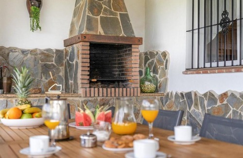Algatocin House | Discover Casa Salysol Algatocín: Family-Friendly Retreat