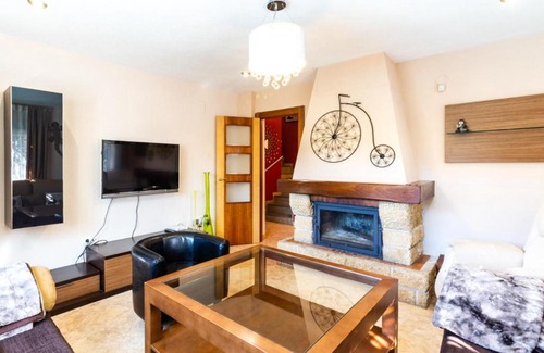 Conchar Villa | Casa Samia: Oceanfront Paradise with a 9.4/10 Guest Rating
