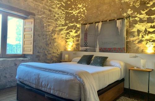 Estollo House | Exceptional Casa San Andres Del Valle with Hot Tub & Breakfast