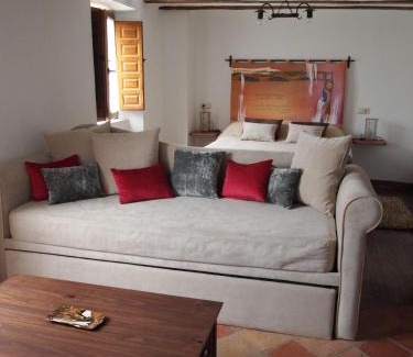 Estollo House | Exceptional Casa San Andres Del Valle with Hot Tub & Breakfast