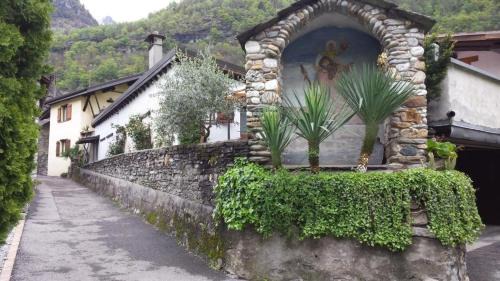 Aurigeno Apartment | Discover Casa San Cristoforo: Pet & Child Friendly Retreat