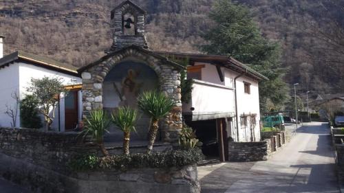 Aurigeno Apartment | Discover Casa San Cristoforo: Pet & Child Friendly Retreat