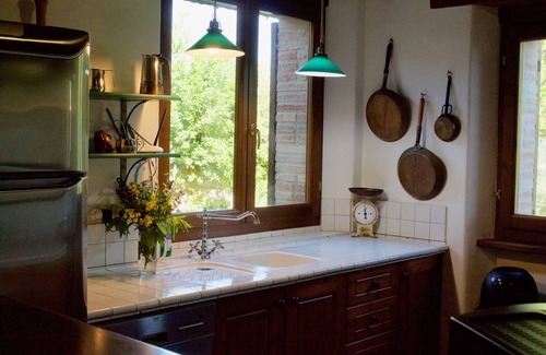Arcevia Apartment | Elegant Casa San Martino: Poolside Retreat with Garden