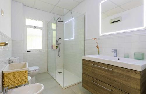 Navajas House | Family-Friendly Casa San Rafael with Expansive Garden Oasis