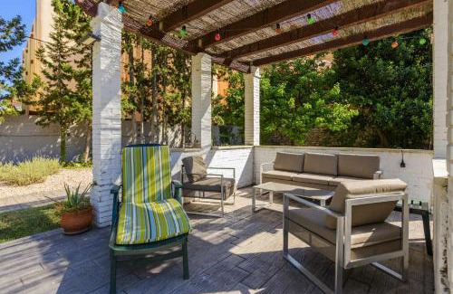Navajas House | Family-Friendly Casa San Rafael with Expansive Garden Oasis