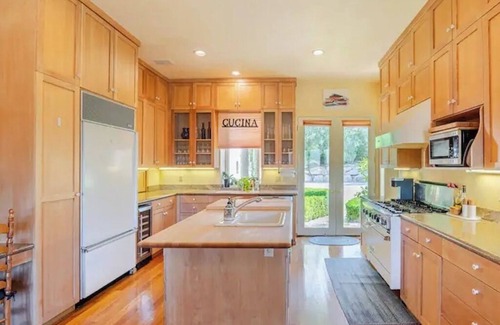 Yountville House | Experience Majestic Vineyard Views with Private Pool & Spa